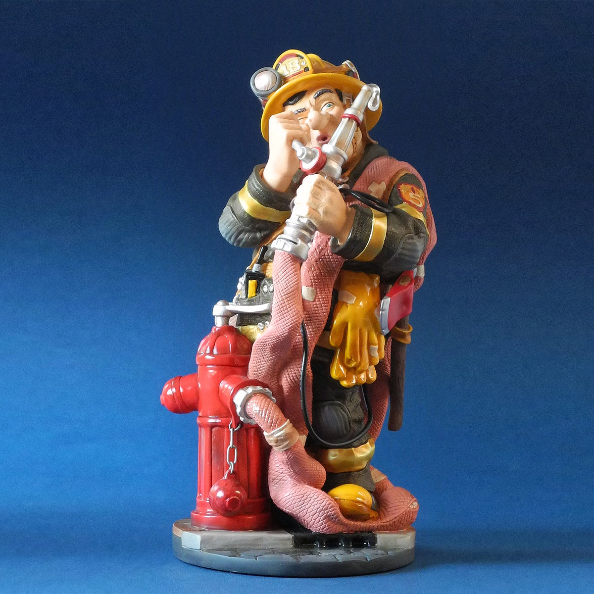 profisti_fireman_showpiece_figurine_sculpture.jpg